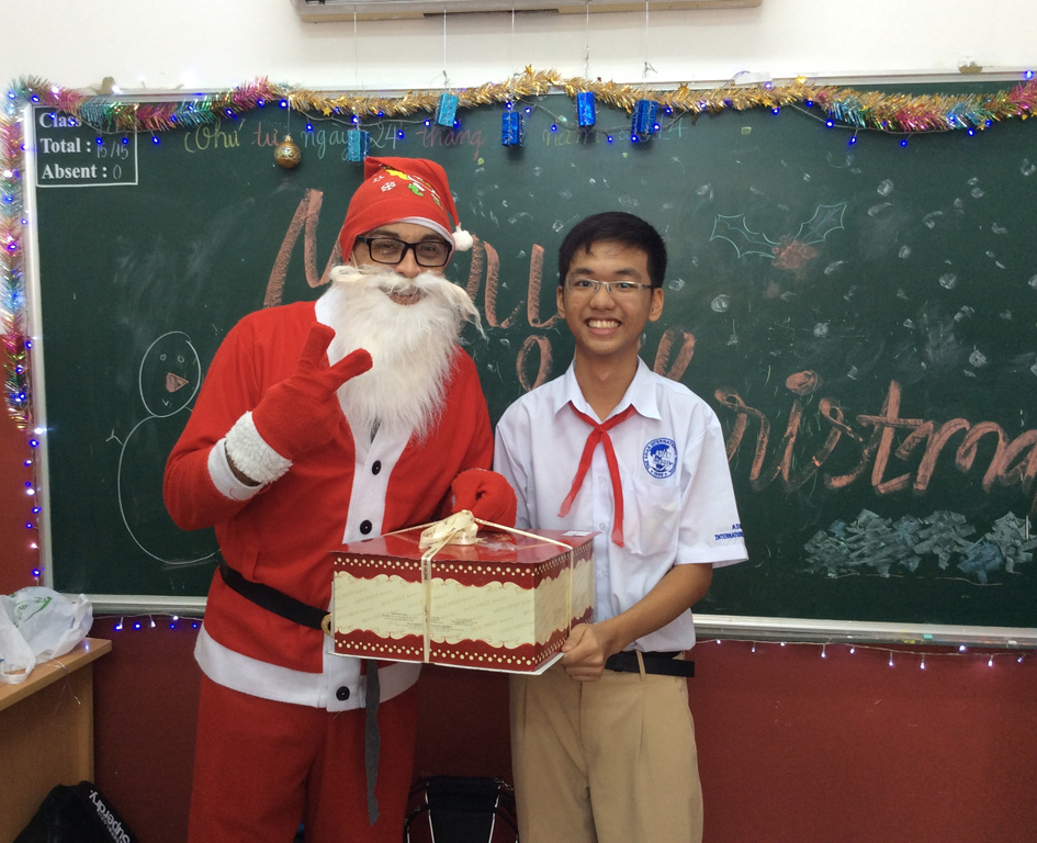 Christmas with Santa at the Asian international school