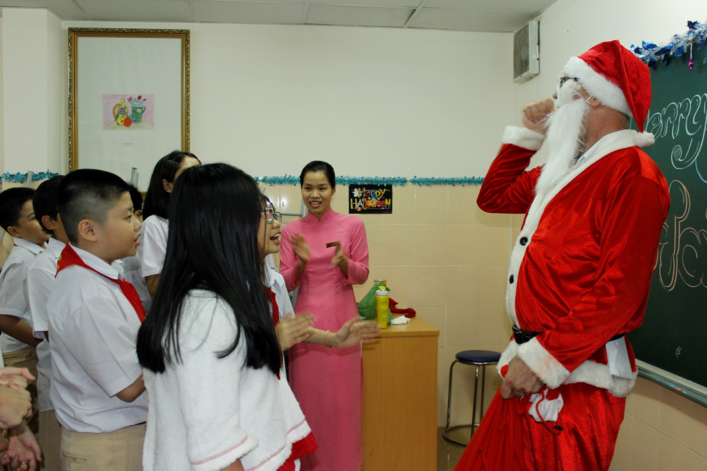 Christmas with Santa at the Asian international school