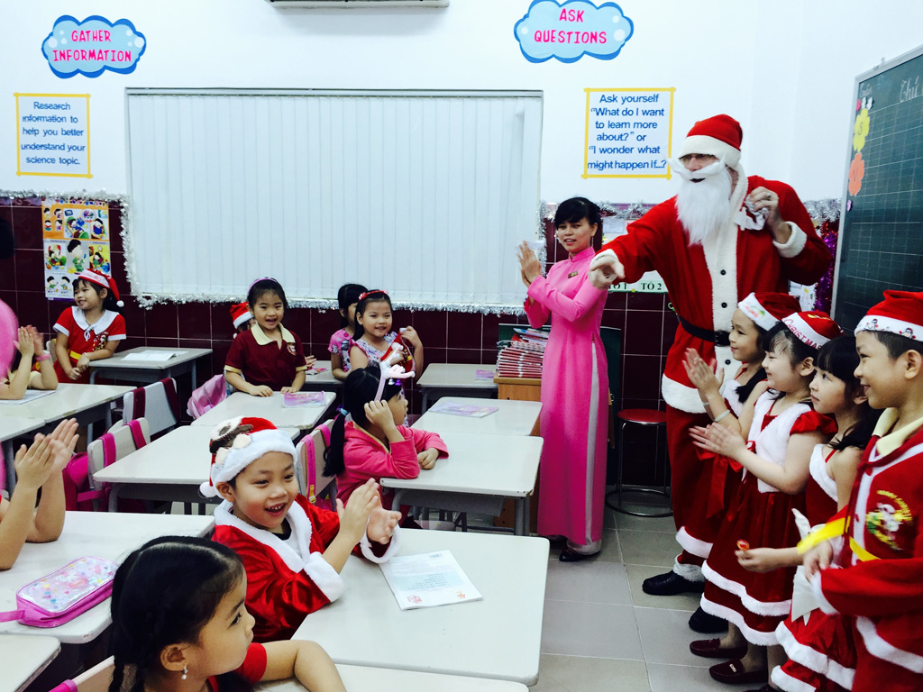 Christmas with Santa at the Asian international school