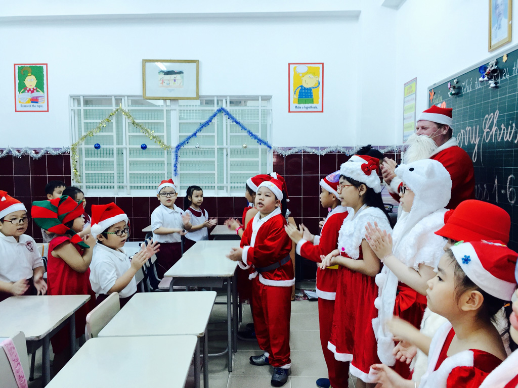 Chào đón Giáng sinh cùng ông già Noel tại Trường Quốc tế Á Châu