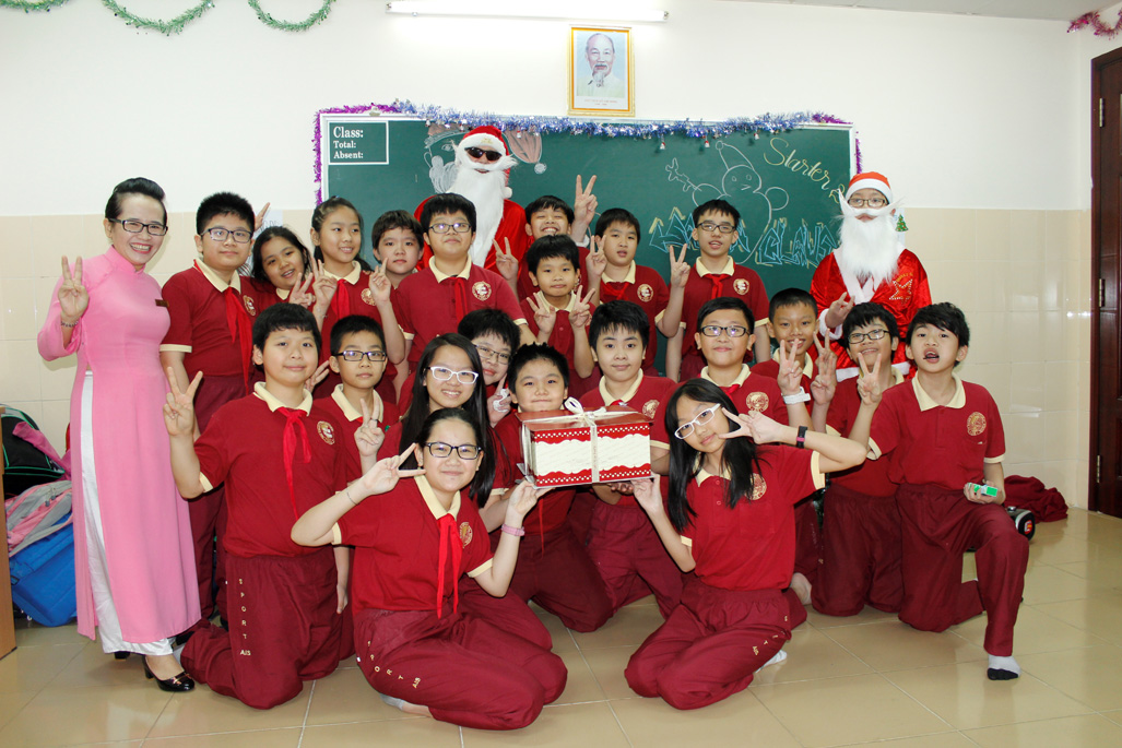 Christmas with Santa at the Asian international school