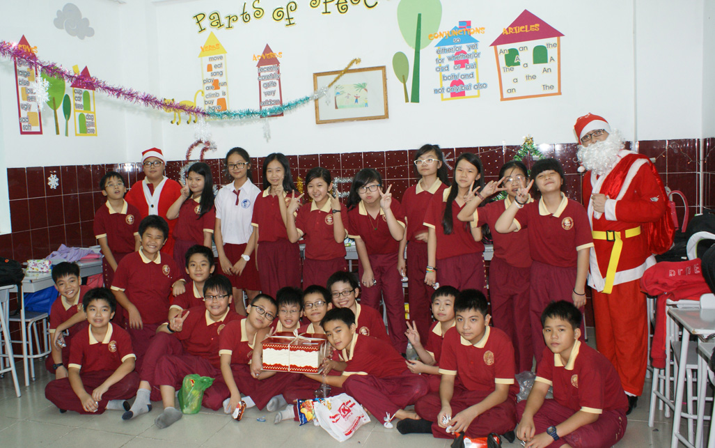 Christmas with Santa at the Asian international school