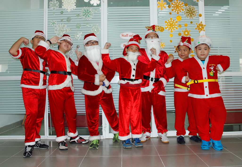 Christmas with Santa at the Asian international school