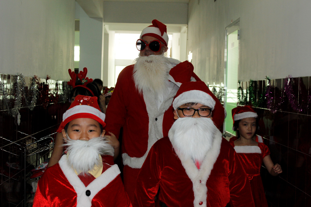 Christmas with Santa at the Asian international school