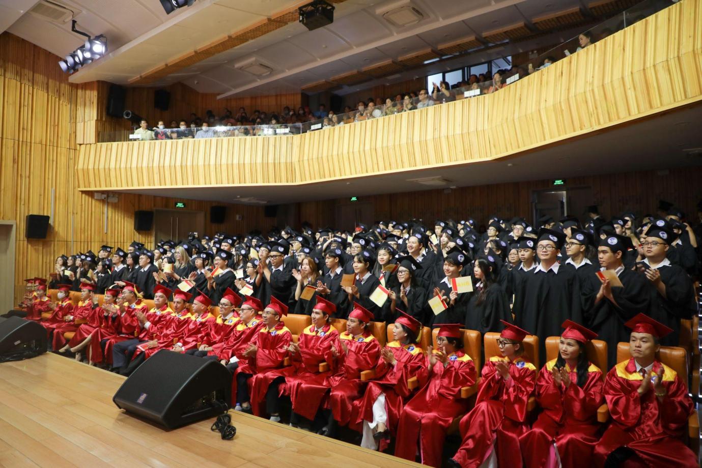 Asian School tổ chức Lễ tốt nghiệp cho 400 tân tú tài