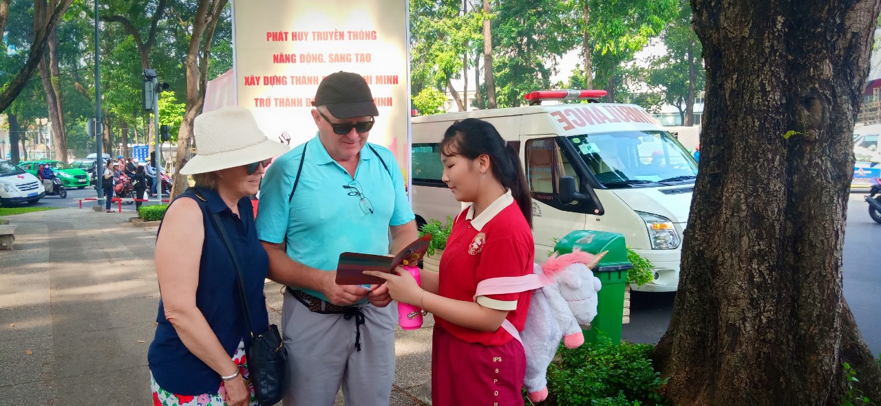 Cùng học sinh Asian School truyền tải thông điệp SAVE THE EARTH