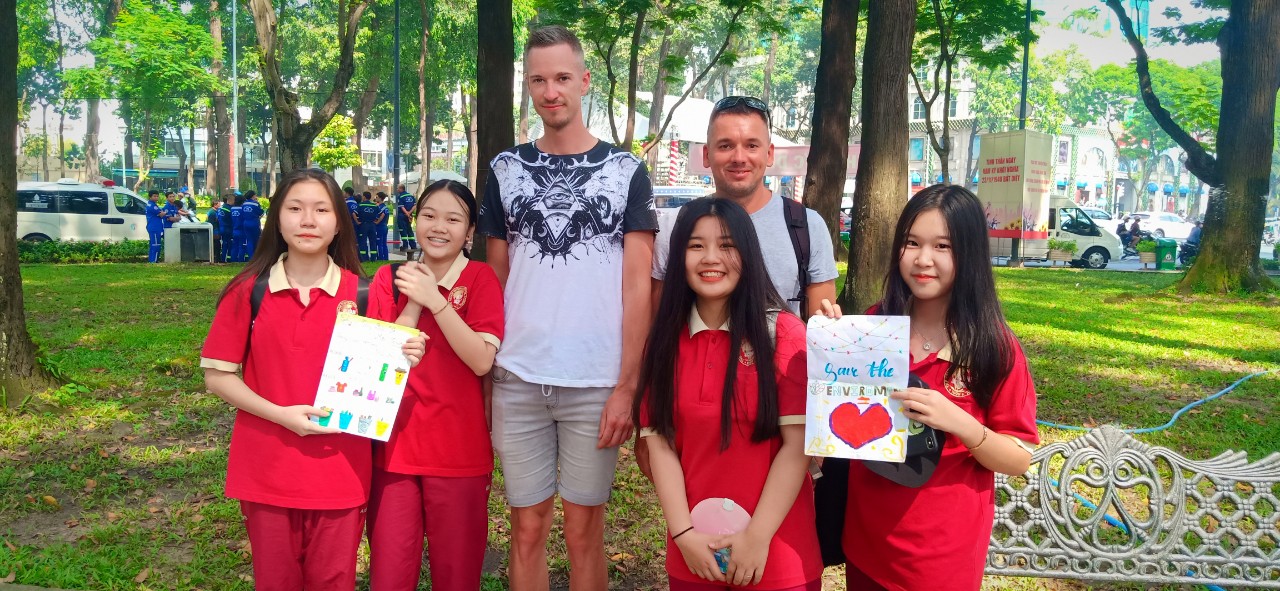 Cùng học sinh Asian School truyền tải thông điệp SAVE THE EARTH