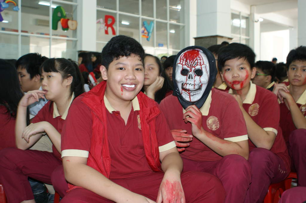 Học sinh Á Châu sôi động cùng sự kiện Halloween