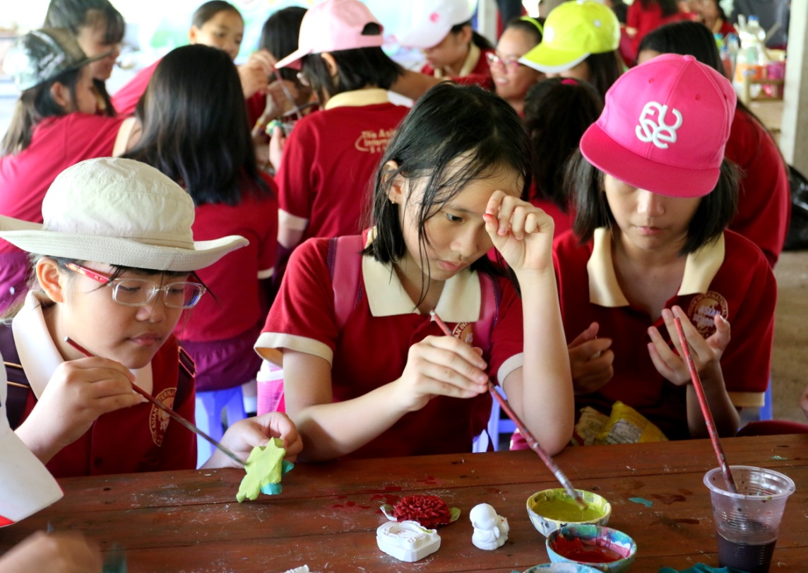 Hóa thân thành nông dân cùng các bạn nhỏ AHS