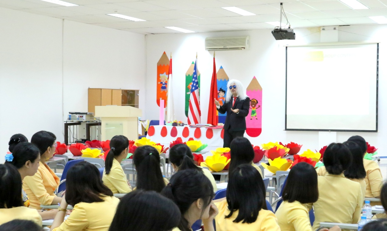 The workshop of sharing English teaching experiences in the International Primary School