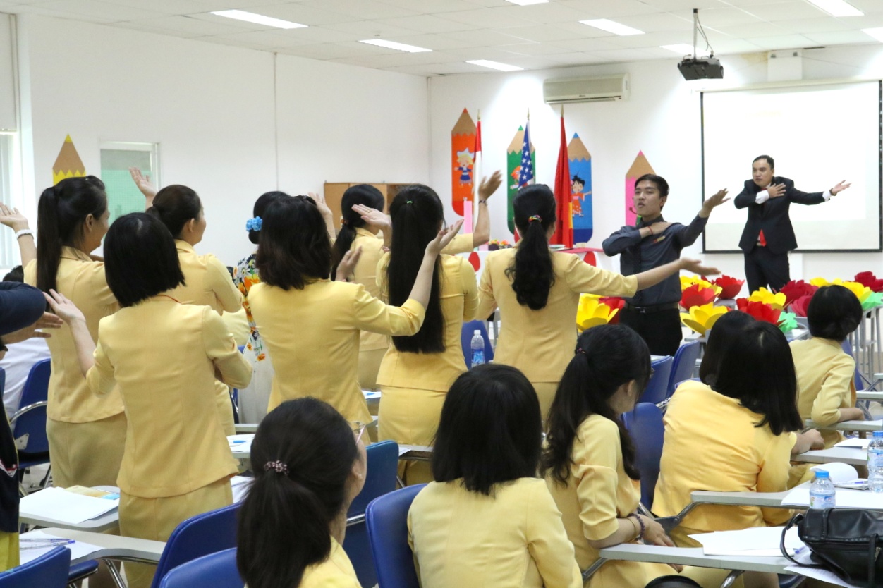The workshop of sharing English teaching experiences in the International Primary School