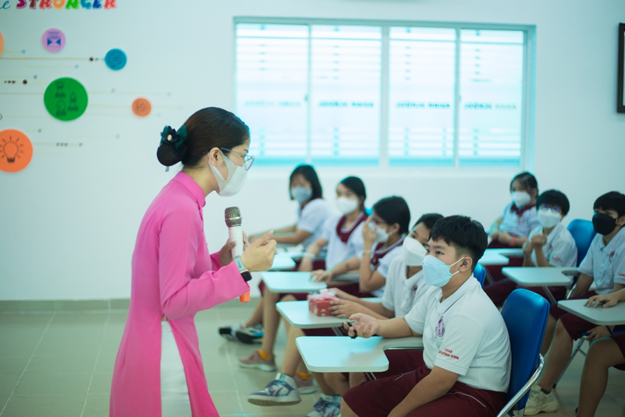 Anti-bullying seminars at the asian school