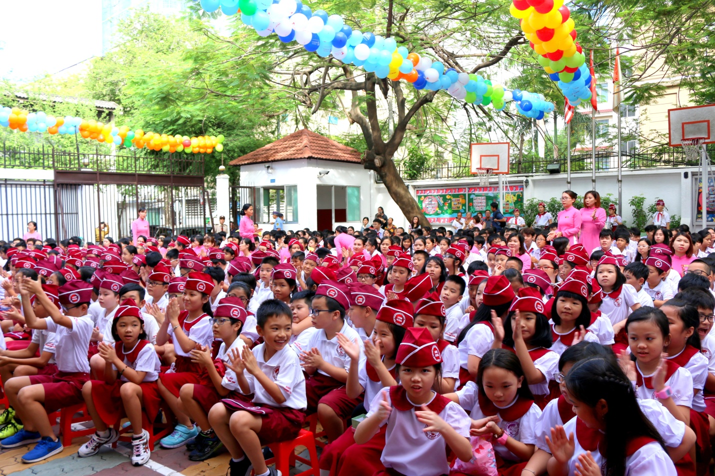 A colorful opening ceremony with 9000 students of the Asian International School.