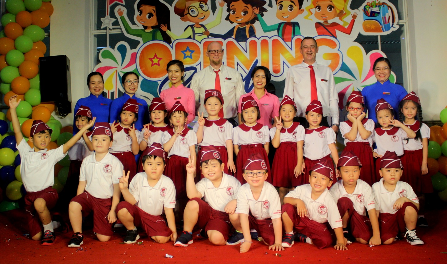 A colorful opening ceremony with 9000 students of the Asian International School.