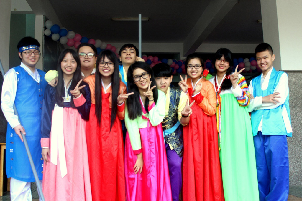 Học sinh Quốc tế Á Châu khám phá văn hóa thế giới với Lễ hội mùa xuân