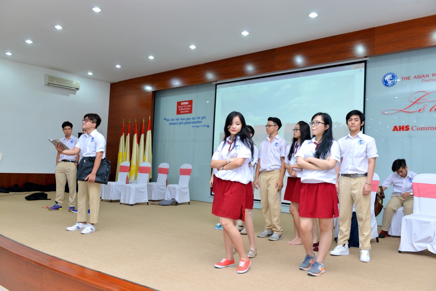 Tiết mục nhạc kịch My class sôi động của học sinh cơ sở Cộng Hòa