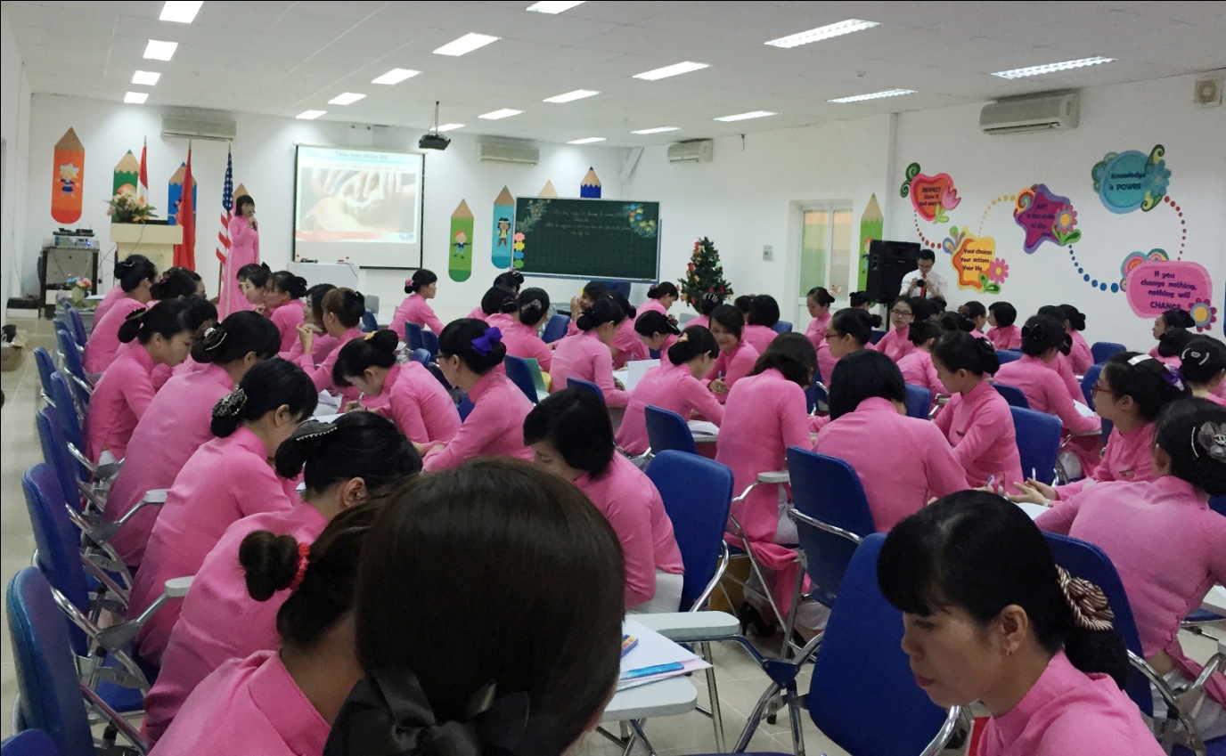 Hoạt động tập huấn giảng dạy chương trình Việt Nam năm học 2015-2016