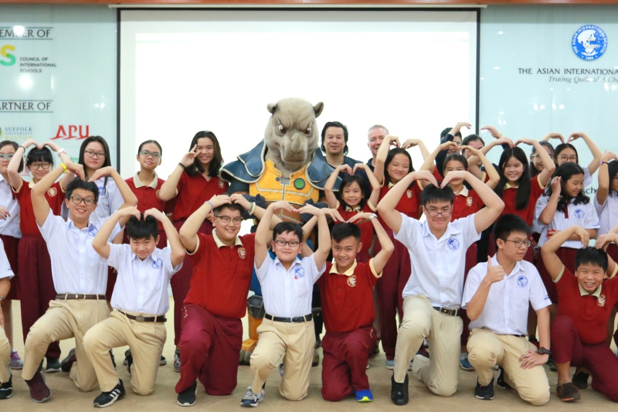Thanh Bùi mang thông điệp “DON’T USE RHINO HORN” đến với học sinh Asian School...