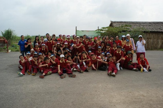 Học sinh Trường Quốc tế Á Châu tham quan “Vườn rau sạch vì cộng đồng”