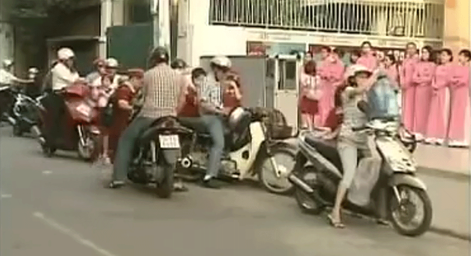 Ho Chi Minh City carries out the campaign of "Children also need a helmet"