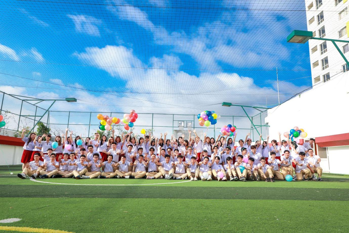 Khoảnh khắc chia tay tuổi học trò của lớp 12 Asian School...<img src='/App_Themes/Default/Images/iconnew.gif' alt='' />